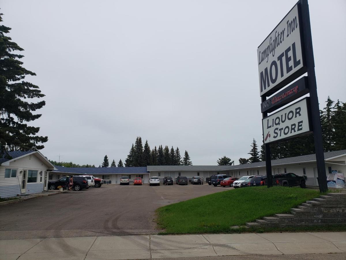 Lamplighter Inn Three Hills Bagian luar foto